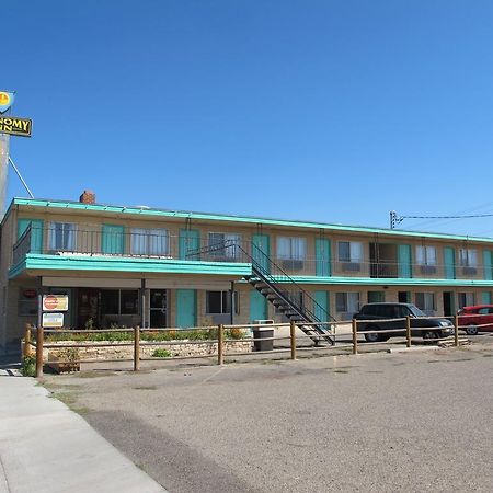 Economy Inn Ontario Dış mekan fotoğraf